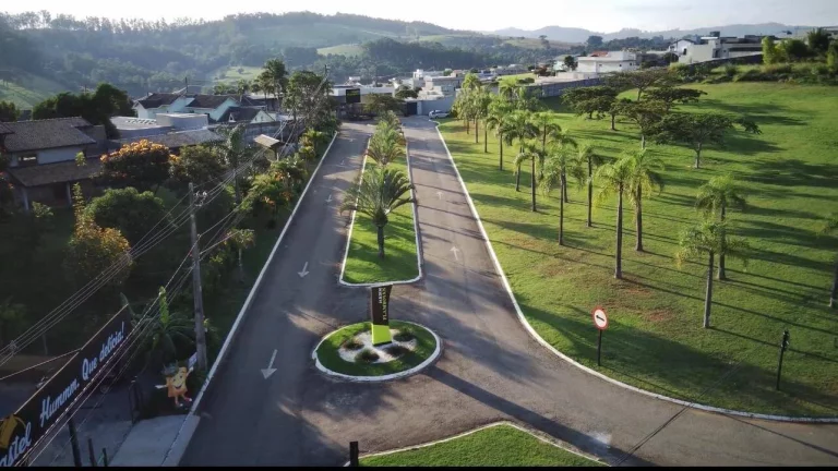 Imagem Lotes de 600m² no condomínio Flamboyan com Parcelamento direto