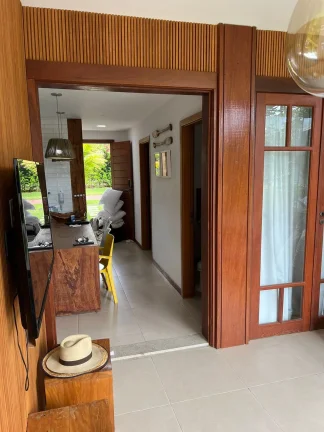 Imagem Apartamento com churrasqueira e quadra poliesportiva em condomínio fechado na Praia do Forte, Mata de São João