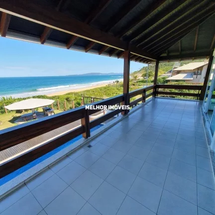 Imagem Casa Alto Padrão á venda localizada na Praia do Estaleirinho em Balneário Camboriú