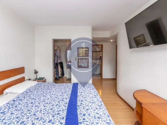 Imagem Imperdível: Apartamento de 4 quartos e 1 suíte na Vila Mariana, SP, com 168m² e vaga de garagem.