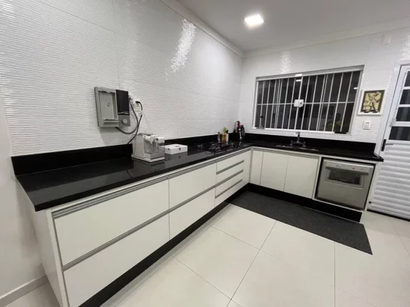 Imagem Sobrado à Venda no Jardim Têxtil - 160 m² - 3 Quartos - 1 Suíte - 4 Vagas de garagem