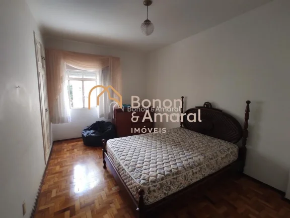 Imagem Amplo apartamento com 3 dormitórios sendo 1 suíte, sala com 2 ambientes, cozinha planejada, área de serviço, suíte de empregada e vaga de garagem