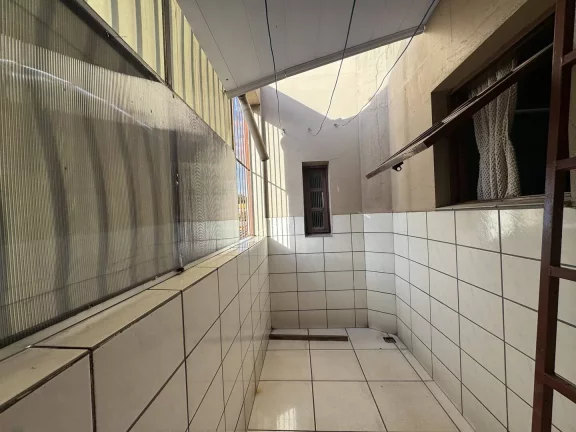Imagem Casa 252m2, 3 quartos, mais peça comercial de 80 m2, AV. João P. De Vargas