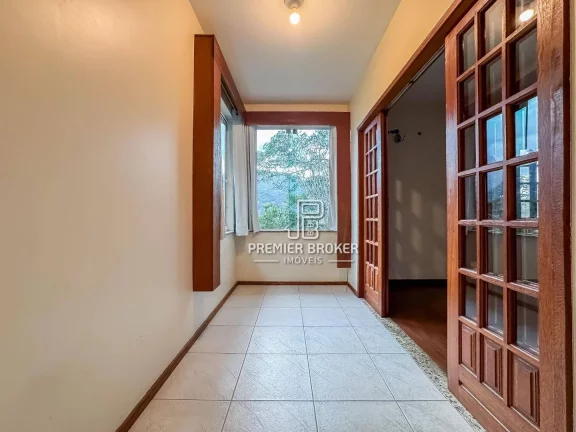 Imagem Casa à venda, 204 m² por R$ 800.000,00 - Alto - Teresópolis/RJ
