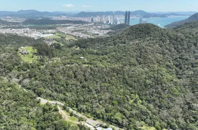 Imagem Terreno Comercial na Praia do Estaleiro