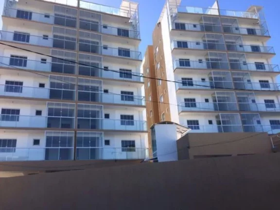Imagem Venda de Apartamento de 2 quartos com suíte em São Marcos, Macaé-RJ: 65m², 1 vaga de garagem. Confira!