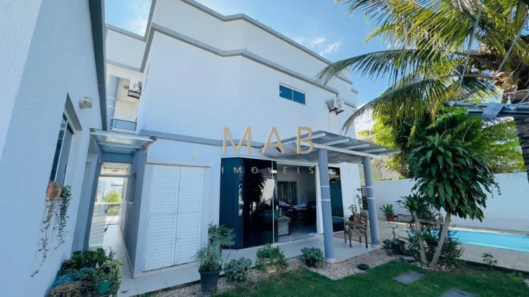 Imagem Imperdível Casa à Venda: 4 Quartos, 4 Suítes, 1 Sala, 5 Banheiros, 3 Vagas de Garagem em Ingleses do Rio Vermelho, Florianópolis-SC!