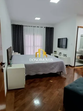Imagem Lindo Sobrado á venda No Nova Petrópolis! Excelente imóvel com 4 dormitórios (1 suíte com sacad...