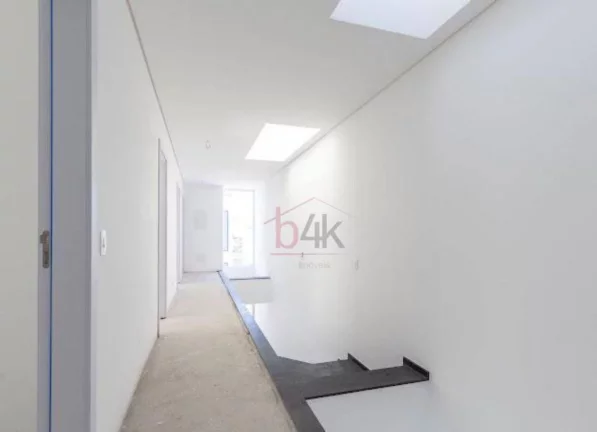 Imagem Casa de 487 m² com 4 suítes e 4 vagas no Condomínio Garda, Jardim Cordeiro.