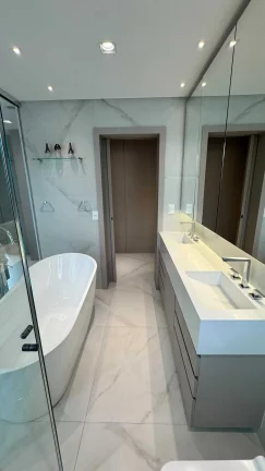 Imagem Apartamento vista mar com 2 suítes e 2 vagas de garagem na Praia Brava em Itajaí/SC