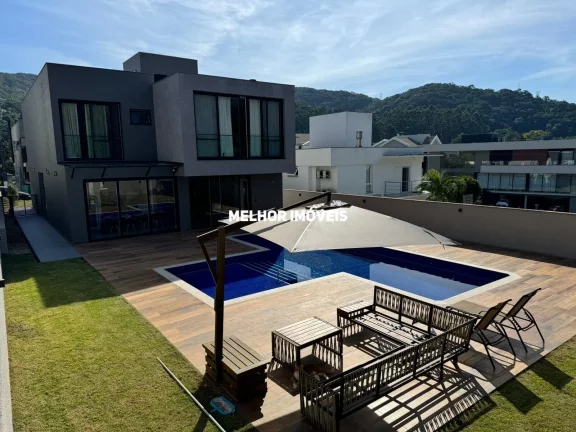 Imagem Casa de alvenaria nova á venda com 4 suítes, 4 vagas no condomínio Haras Rio do Ouro em Balneário Camboriú