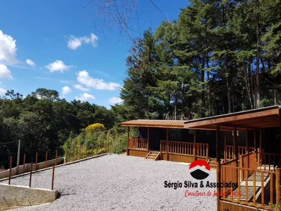 Imagem Bangalô a Venda na Região do Recanto das Araucária em Campos do Jordão-SP.
