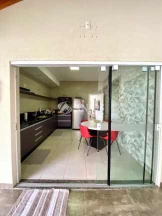 Imagem CASA Á VENDA, NO SETOR RESIDENCIAL NORTE EM SINOP - MT.