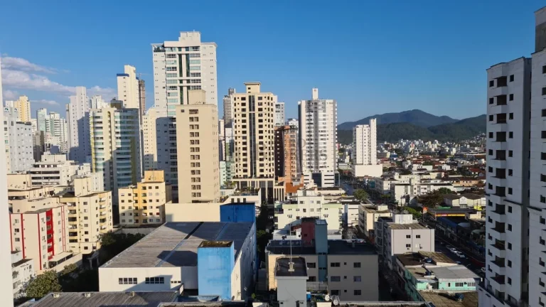 Imagem Cobertura com 3 suítes à venda no Centro de Balneário Camboriú/SC