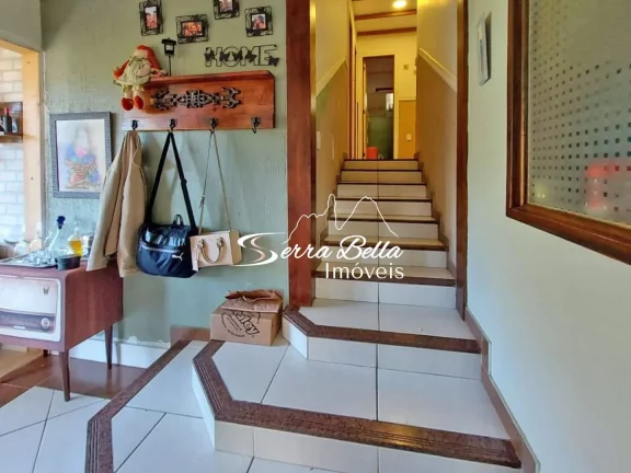 Imagem Casa com 4 dormitórios à venda, 250 m² por R$ 680.000,00 - Barra do Imbuí - Teresópolis/RJ