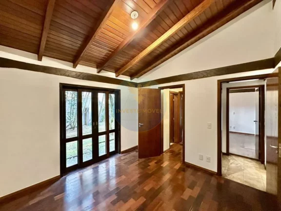 Imagem Casa em Condomínio a Venda no bairro Granja Viana - Carapicuíba, SP