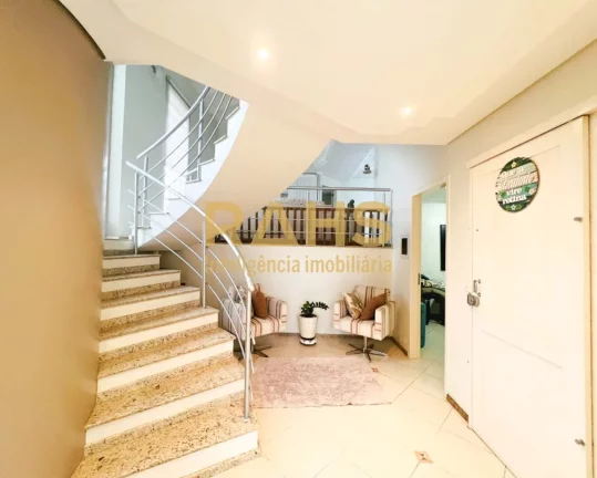 Imagem Sobrado Averbado com mais de 266m² em terreno de 408,27 m², sendo 1 suíte master e mais 3 quartos...