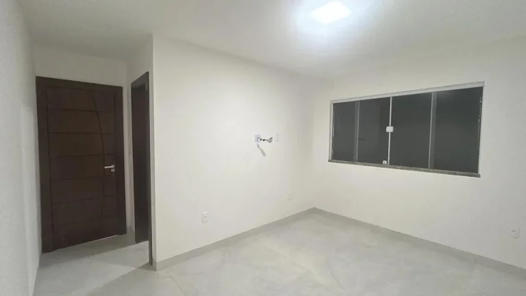 Imagem Casa Nova, Sol da Manhã, 2 Garagens, Pé Direito Duplo, 3 Quartos (2 Suítes +1 Quarto Social).