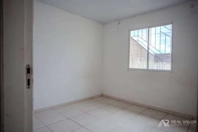 Imagem Casa para Locação de 02 Dormitórios no Bairro Estados em Fazenda Rio Grande Condomínio Jardim Paraiso