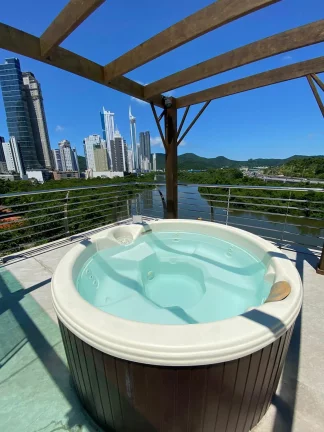Imagem Cobertura com 3 dormitórios à venda sendo 3 suítes, 336 m² por - R$ 12.000.000,00 - Centro - Bal. Camboriú/SC