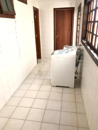 Imagem Casa no Res. Alpha 9 - 300m²