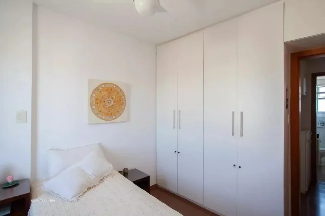 Imagem Localizado no bairro Santa Ines, este espaçoso apartamento oferece 121 metros quadrados de conforto...