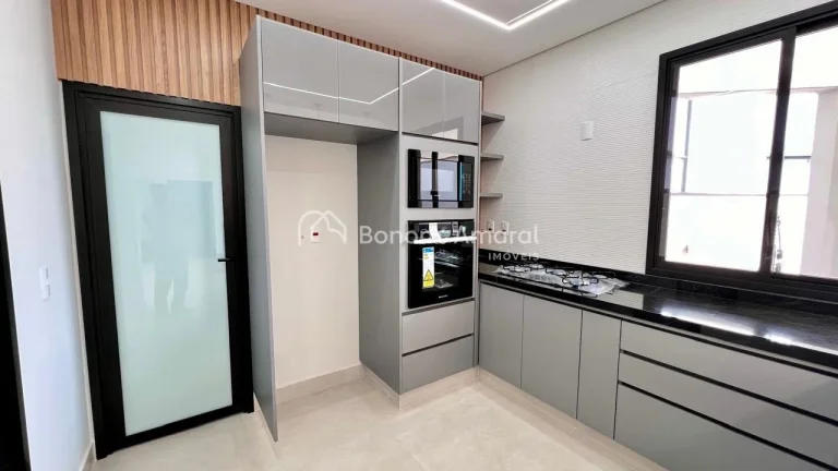 Imagem Apresentamos uma belíssima casa de luxo localizada no exclusivo Condomínio Portal do Jequitibá, e...
