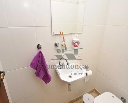Imagem Amplo apartamento de 186m², planta original com 4 dts, sendo que abriu um para o living, 3 dormitó...