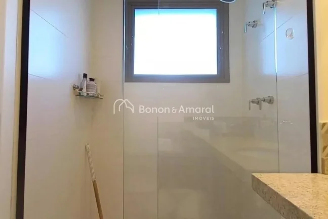 Imagem Este apartamento de 3 dormitórios, sendo 1 suíte, e 3 banheiros oferece conforto e praticidade par...