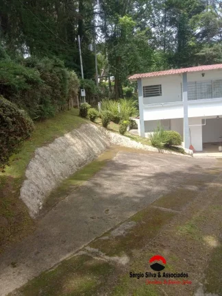 Casa a Venda na Região do Toriba em Campos do Jordão - SP.