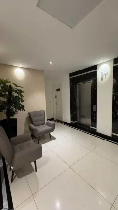 Imagem Sala comercial frente mar e mobiliada com 38,50m² e 1 vaga em Meia Praia -Itapema/SC