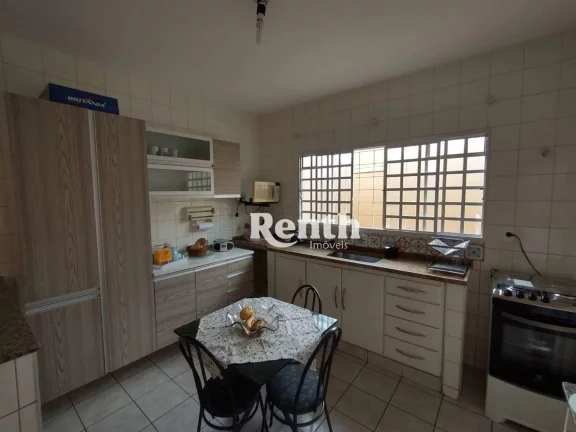 Imagem Casa com 3 dormitórios à venda, 198 m² por R$ 600.000 - Cidade Claret - Rio Claro/SP