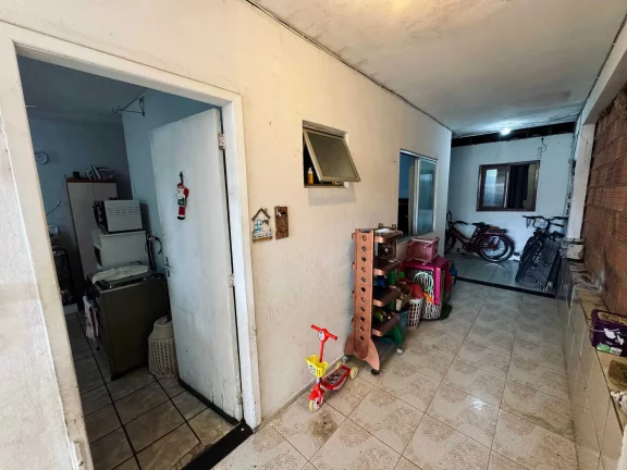 Imagem Casa comercial - Residencial com 3 suítes no bairro Municípios em Balneário Camboriú
