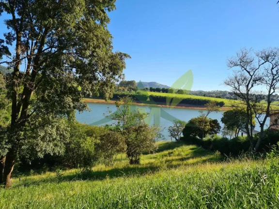 Imagem Belíssimo Terreno na Beira da Represa em Piracaia