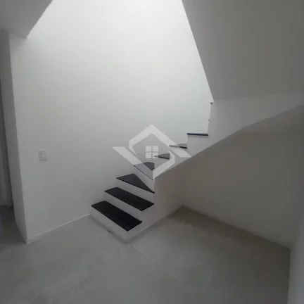 Imagem Casa dúplex. 3 qtos, 2 suítes. Garagem pedra de guaratiba RJ