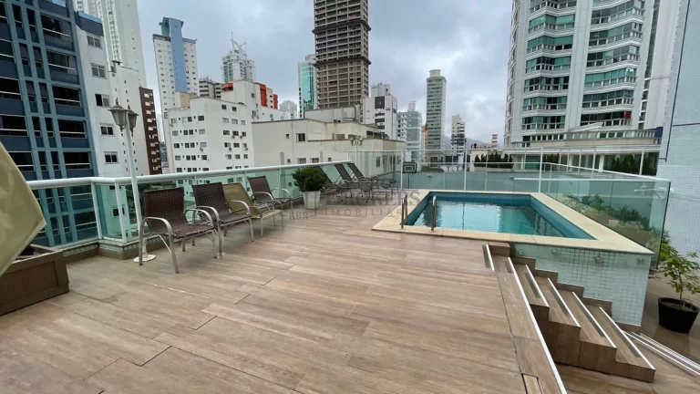 Imagem Apartamento diferenciado com 4 suítes, piscina e quadra esportiva no Av. Brasil