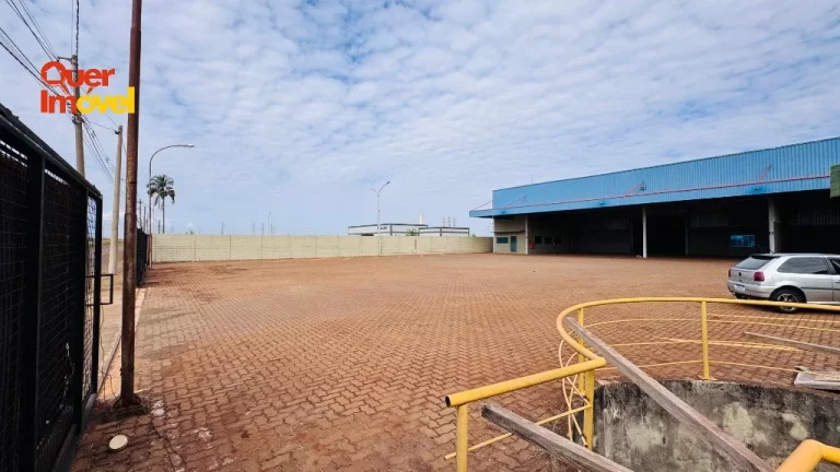Imagem Galpão comercial para locação em Ribeirão Preto-SP, bairro Santa Iria: 2 salas, 4 banheiros, 14 vagas de garagem, 2.000 m²
