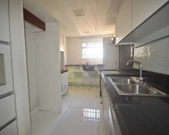 Imagem Apartamento com living amplo para 03 ambientes, terraço com churrasqueira, piso de mármore, sala d...