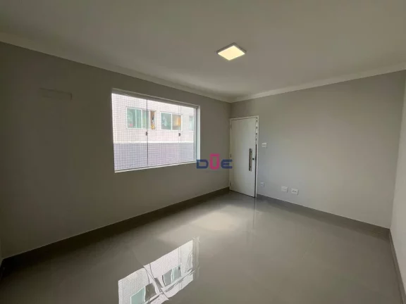 Imagem Apartamento impecável, no canal 6 de frente, 2° andar com sacadinha. 2 quartos sendo 1 suite e vaga