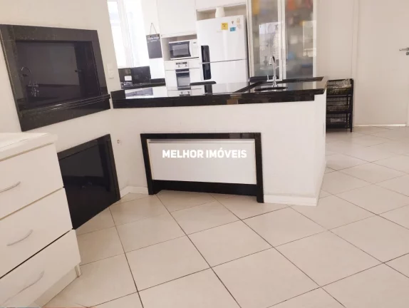 Imagem Cobertura Duplex á venda com 4 suítes, piscina privativa e 4 vagas localizada no centro de Balneário Camboriú.