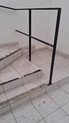 Imagem Ponto Comercial de 300m² na Vila Sônia - São Paulo-SP: 5 Banheiros, 4 Vagas de Garagem!