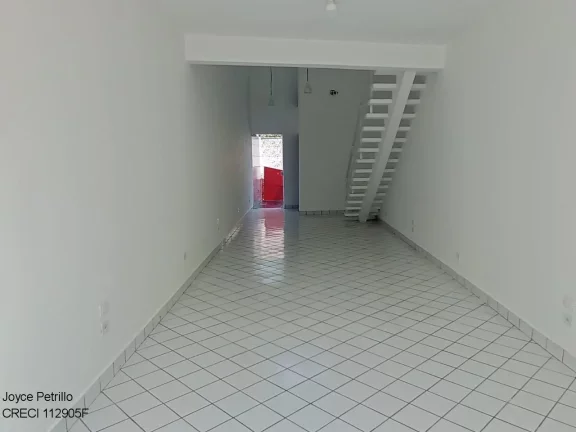 Imagem No Centro De Peruíbe Loja com Mezanino Disponível Para Locação. Oportunidade!!!
