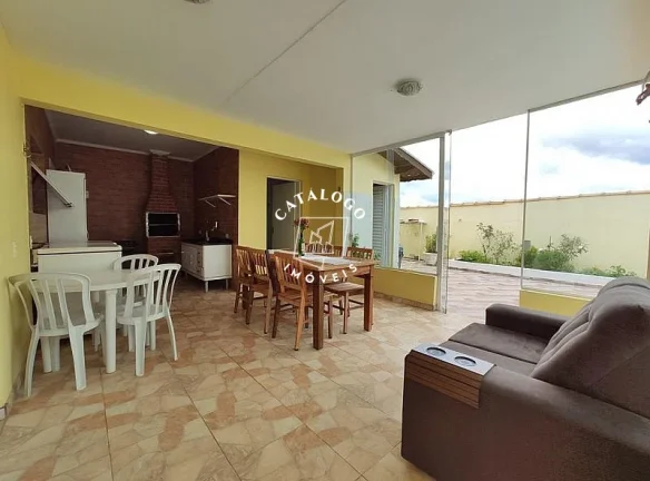 Imagem Casa em Condomínio a Venda no bairro Centro - Pardinho, SP