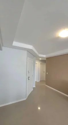 Imagem Apartamento com 3 dormitórios sendo 1 suíte e 2 vagas de garagem em Balneário Camboriú/SC