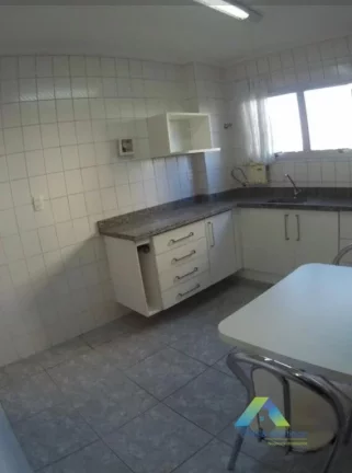 Imagem Ótimo apartamento com 2 dormitórios com fácil acesso a comercio e principais avenidas.