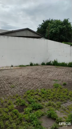 Casa c/ 03 dormitórios(01 suíte) na Rua Radialista Osvaldo Nobre