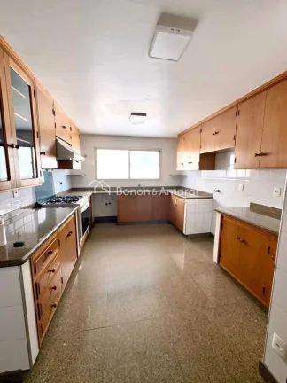 Imagem Um apartamento impecável, espaçoso e cheio de luz natural, localizado em uma das regiões mais des...