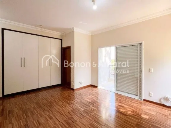 Imagem Sofisticada casa à venda no Alphaville Campinas. A residência possui uma área construída de 460 ...
