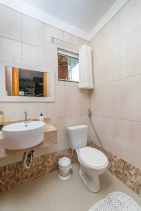 Imagem Sobrado completo com 2 suítes 1 vaga e área gourmet próximo da praia com em Balneário Piçarras