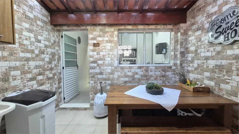Imagem Sobrado à venda com 2 quartos, sendo 2 suítes, em Butantã, São Paulo - SP